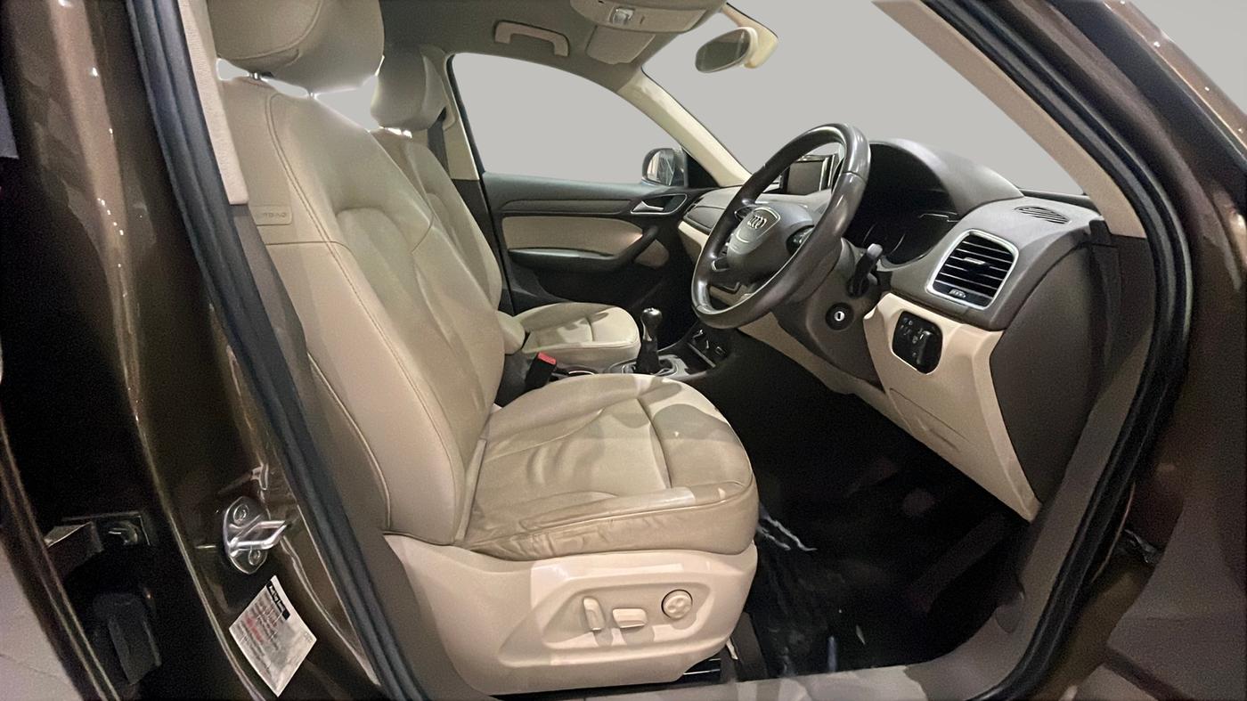 2014 Audi Q3 2.0 TDI QUATTRO, Diesel, Automatic, 43,267 km, Right Side Front Door Cabin