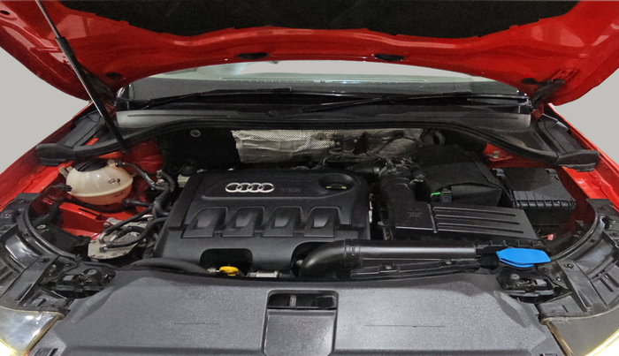 2015 Audi Q3 35TDI PREMIUM PLUS, Diesel, Automatic, 71,000 km, Open Bonnet