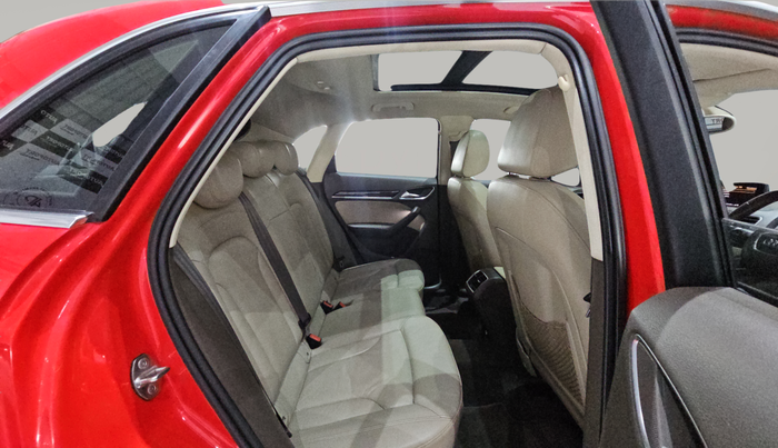 2015 Audi Q3 35TDI PREMIUM PLUS, Diesel, Automatic, 71,000 km, Right Side Rear Door Cabin