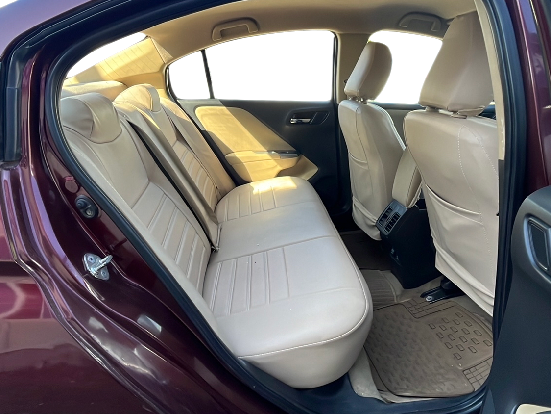 2015 Honda City 1.5L I-DTEC V, Diesel, Manual, 93,030 km, Right Side Rear Door Cabin