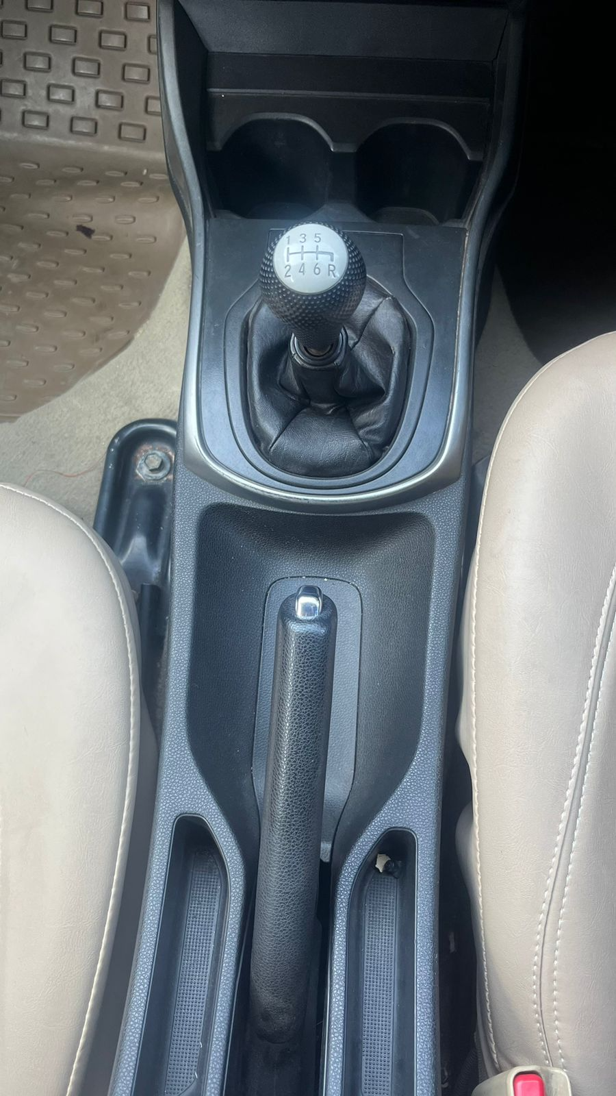 2015 Honda City 1.5L I-DTEC V, Diesel, Manual, 93,030 km, Gear Lever
