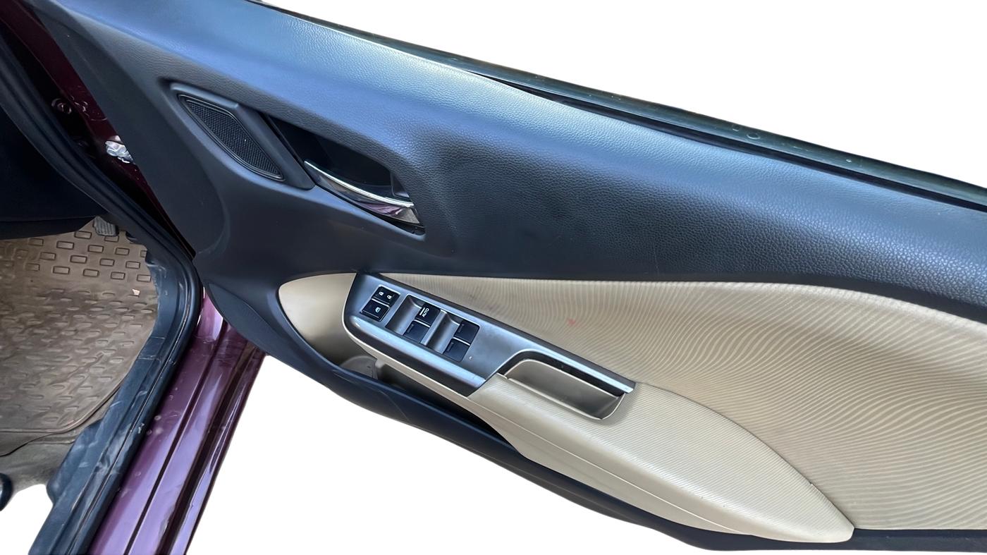 2015 Honda City 1.5L I-DTEC V, Diesel, Manual, 93,030 km, Driver Side Door Panel Controls