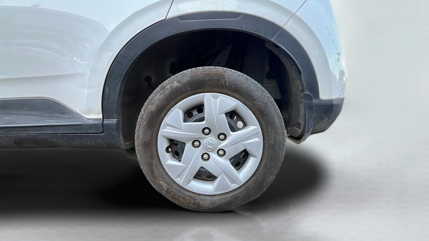 2019 Hyundai VENUE S 1.4 CRDI, Diesel, Manual, 48,420 km, Left Rear Wheel