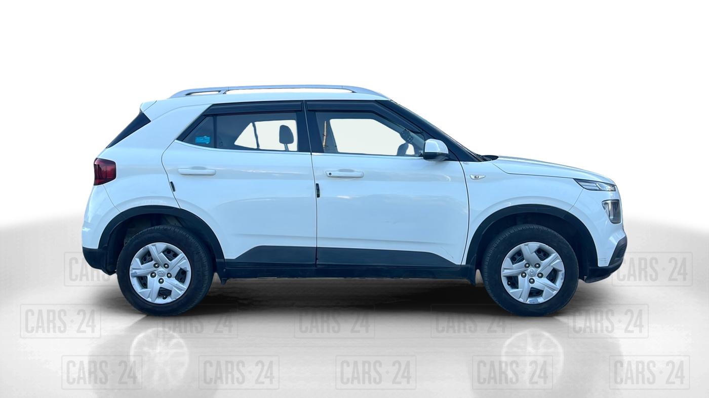 2019 Hyundai VENUE S 1.4 CRDI, Diesel, Manual, 48,420 km, Right Side View