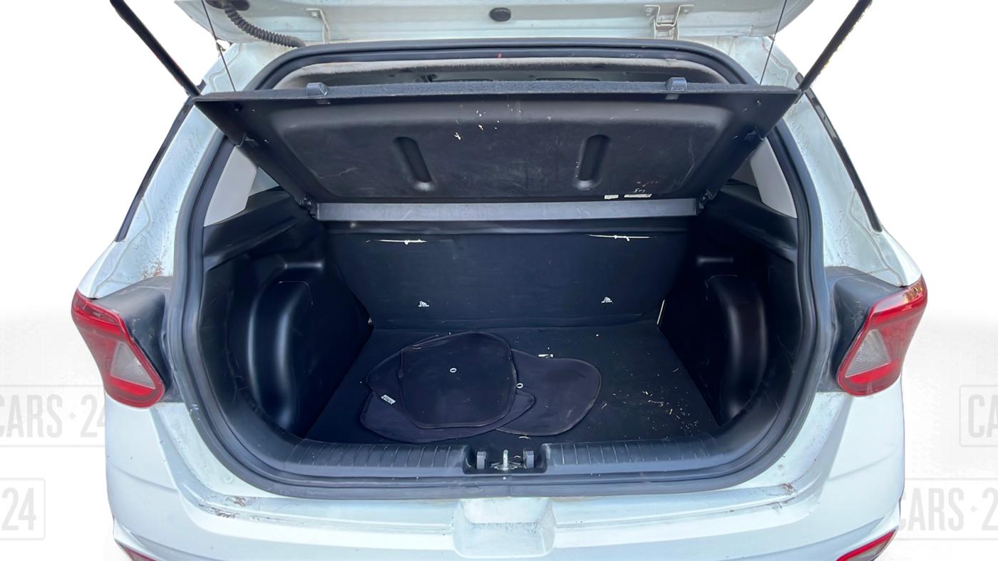 2019 Hyundai VENUE S 1.4 CRDI, Diesel, Manual, 48,420 km, Boot Inside