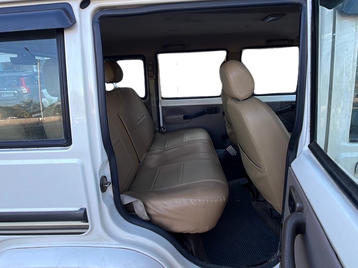2017 Mahindra Bolero POWER PLUS SLX, Diesel, Manual, 73,026 km, Right Side Rear Door Cabin