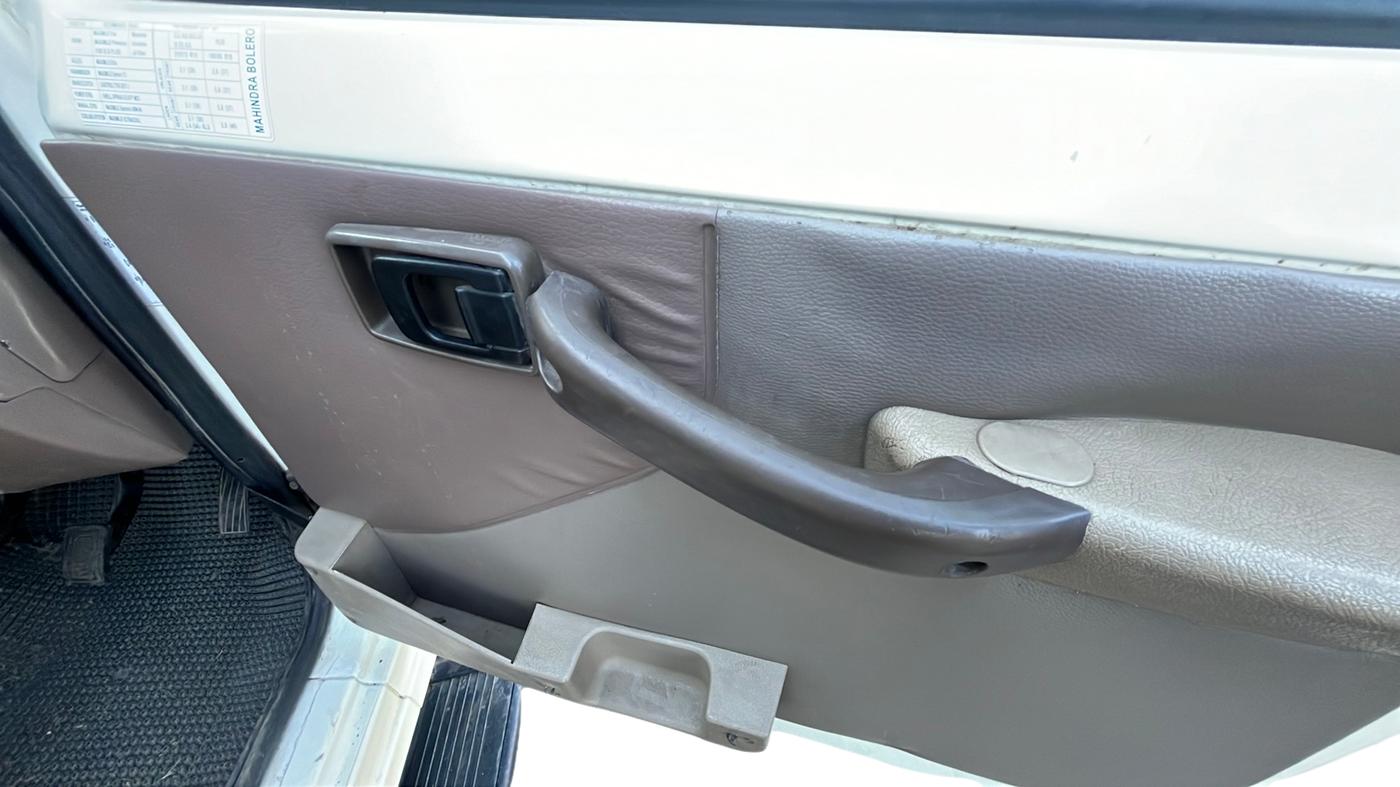 2017 Mahindra Bolero POWER PLUS SLX, Diesel, Manual, 73,026 km, Driver Side Door Panel Controls