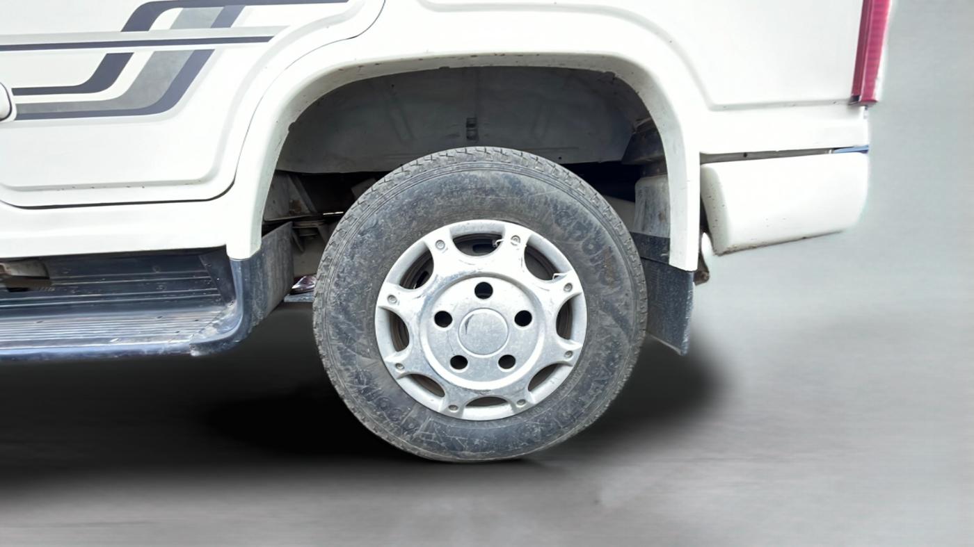 2017 Mahindra Bolero POWER PLUS SLX, Diesel, Manual, 73,026 km, Left Rear Wheel