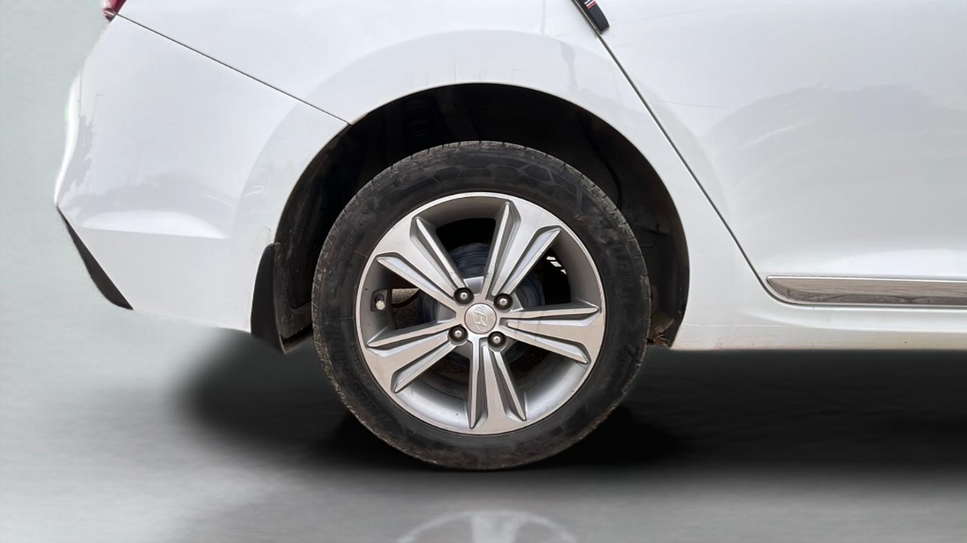 2018 Hyundai Verna 1.6 CRDI SX, Diesel, Manual, 69,347 km, Right Rear Wheel