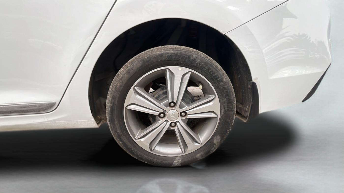 2018 Hyundai Verna 1.6 CRDI SX, Diesel, Manual, 69,347 km, Left Rear Wheel