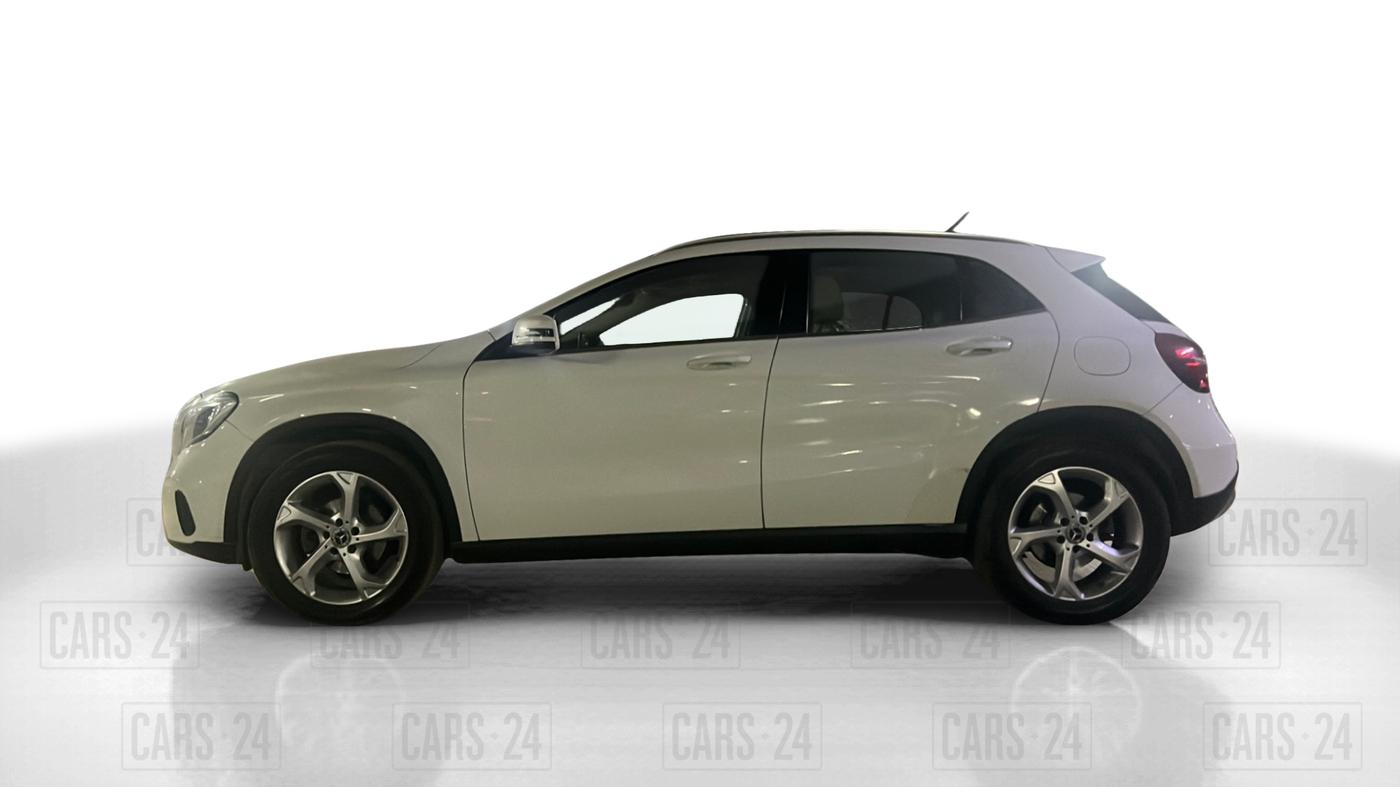 2017 Mercedes Benz GLA Class 200 D Sports, Diesel, Automatic, 45,000 km, Left Side
