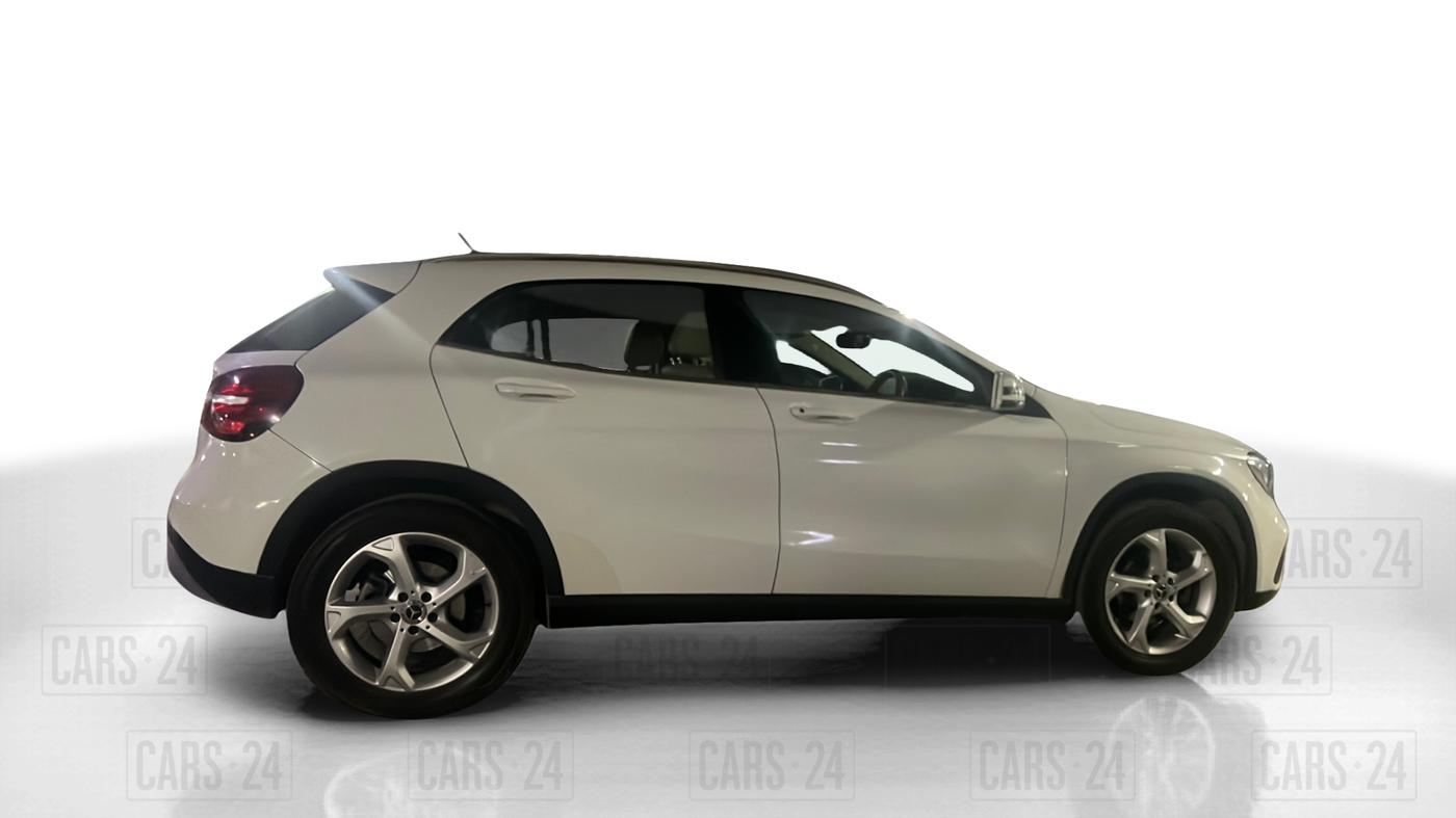 2017 Mercedes Benz GLA Class 200 D Sports, Diesel, Automatic, 45,000 km, Right Side View
