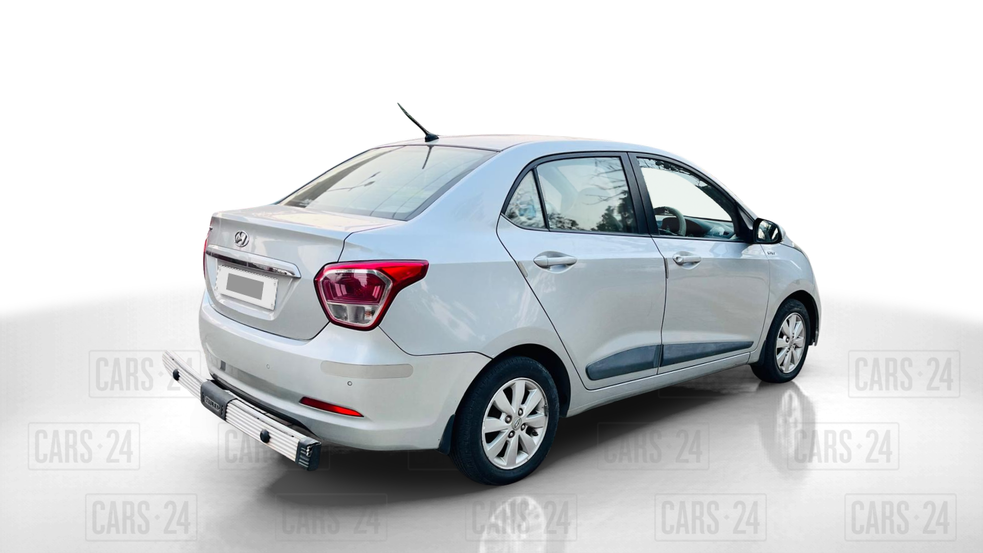2014 Hyundai Xcent S (O) 1.2, Petrol, Manual, 31,000 km, Right Back Diagonal