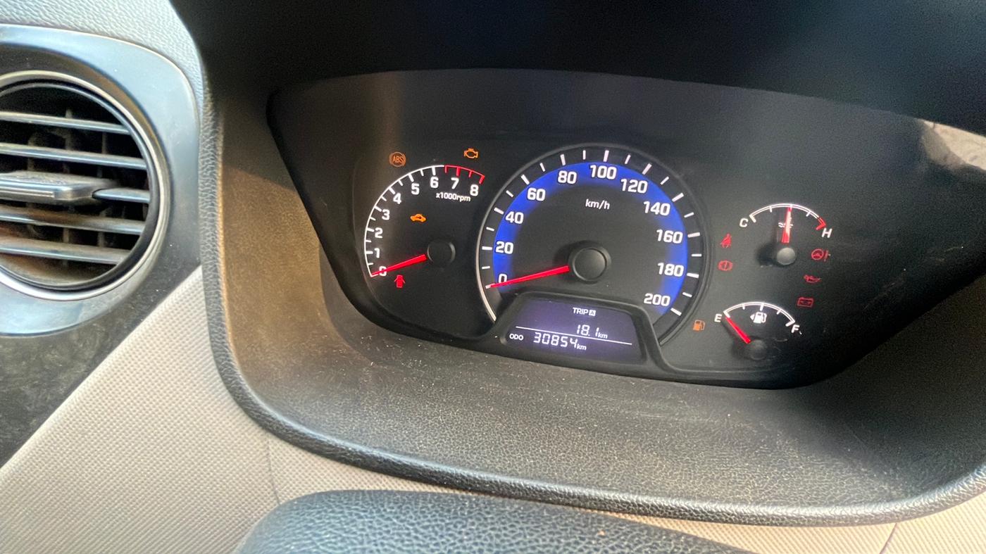 2014 Hyundai Xcent S (O) 1.2, Petrol, Manual, 31,000 km, Odometer Image