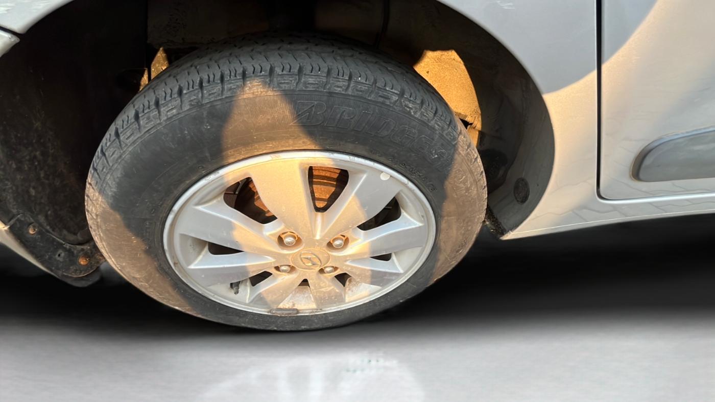 2014 Hyundai Xcent S (O) 1.2, Petrol, Manual, 31,000 km, Right Rear Wheel