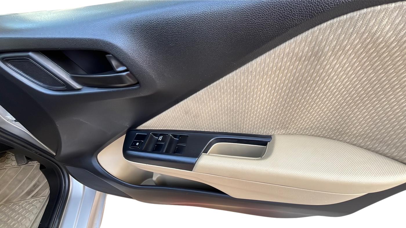 2017 Honda City 1.5L I-VTEC S MT, Petrol, Manual, 37,000 km, Driver Side Door Panel Controls