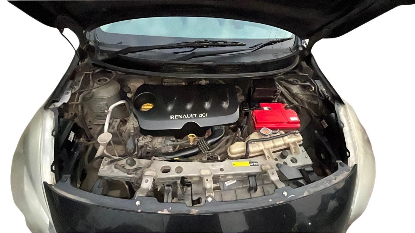 2015 Renault Scala RXZ DIESEL, Diesel, Manual, 50,000 km, Open Bonnet