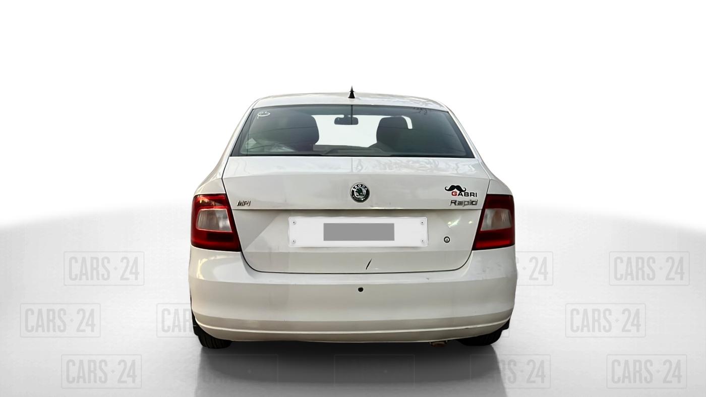 2011 Skoda Rapid 1.6 MPI ACTIVE, Petrol, Manual, 52,000 km, Back/Rear