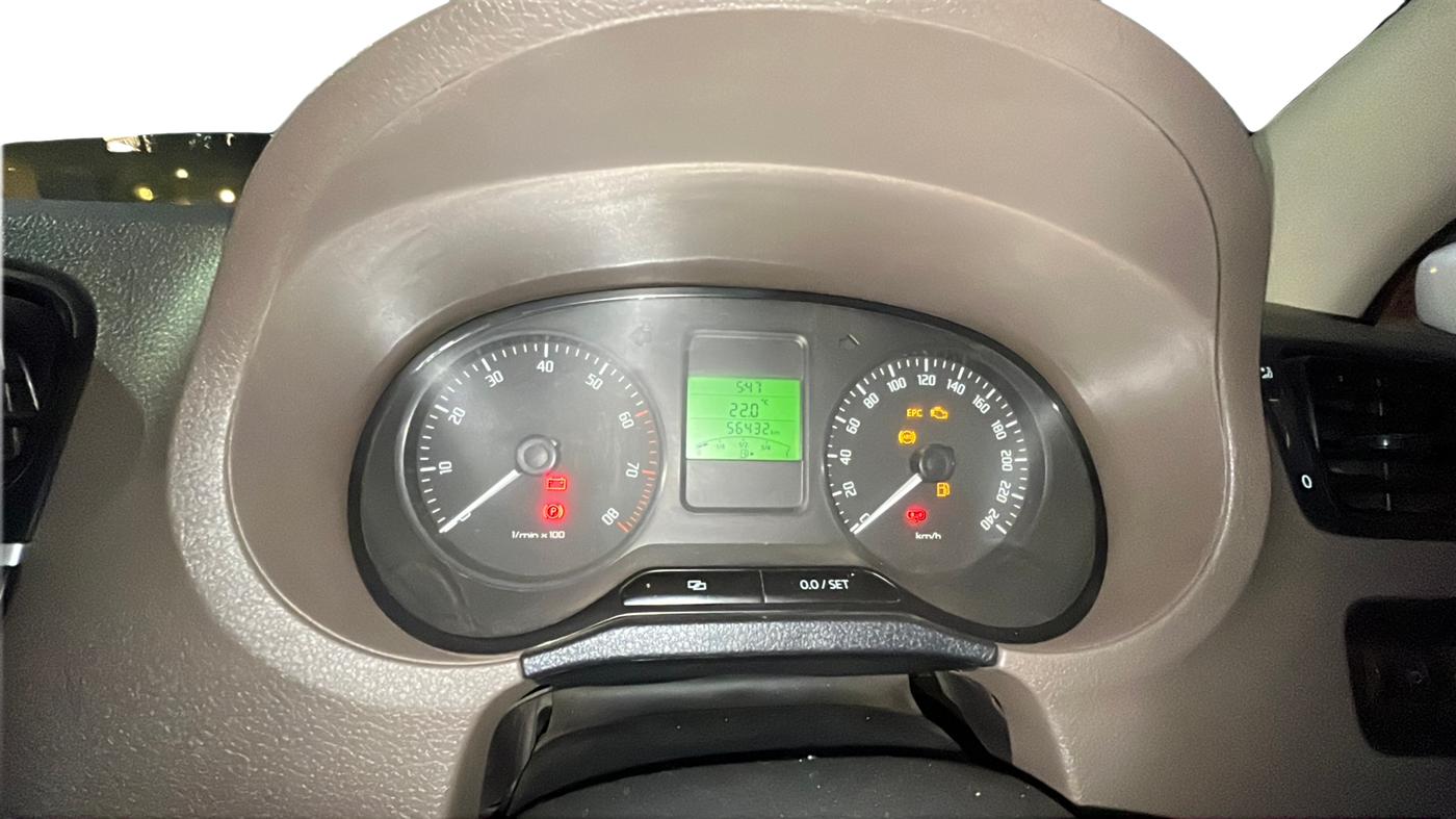 2011 Skoda Rapid 1.6 MPI ACTIVE, Petrol, Manual, 52,000 km, Odometer Image