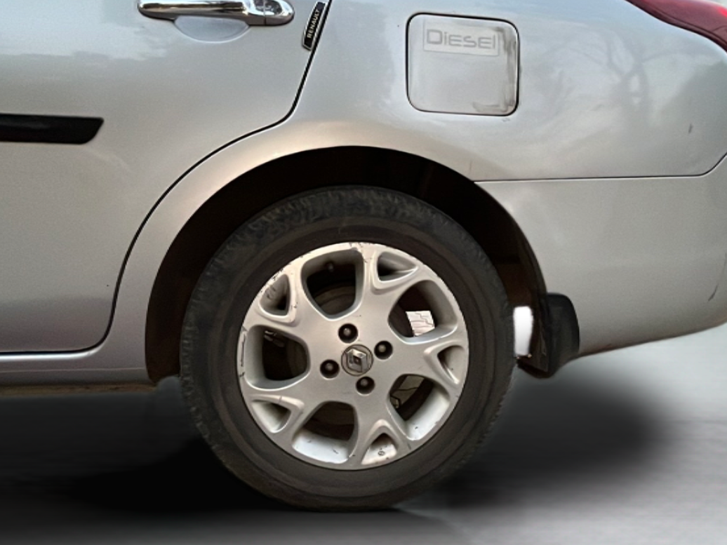 2013 Renault Scala RXL DIESEL, Diesel, Manual, 68,000 km, Left Rear Wheel