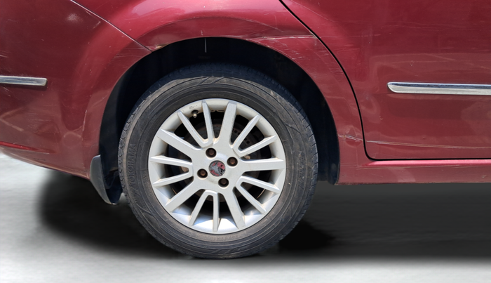 2010 Fiat Linea EMOTION 1.4, Petrol, Manual, 68,000 km, Right Rear Wheel