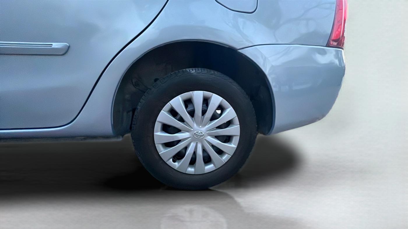 2011 Toyota Etios G, Petrol, Manual, 78,000 km, Left Rear Wheel