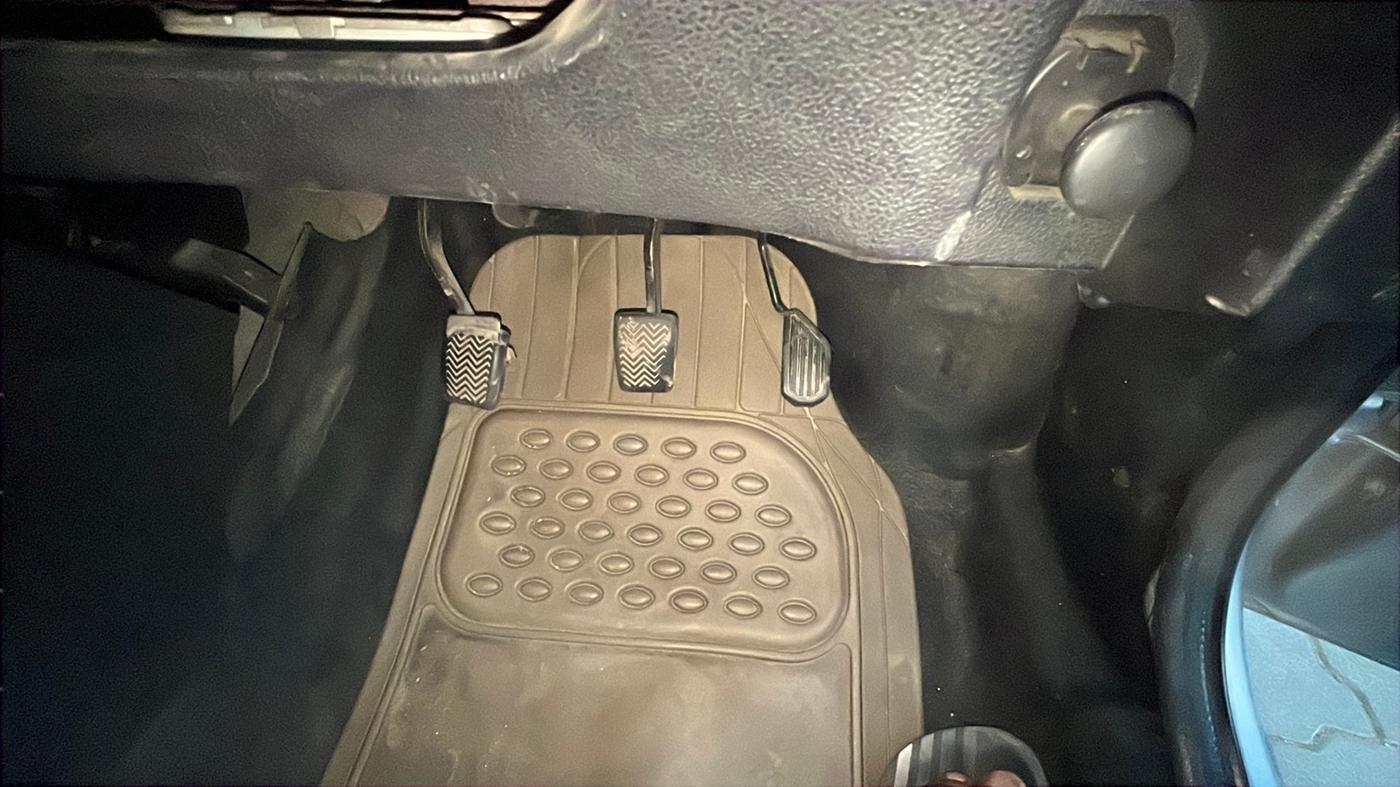 2011 Toyota Etios G, Petrol, Manual, 78,000 km, Pedals