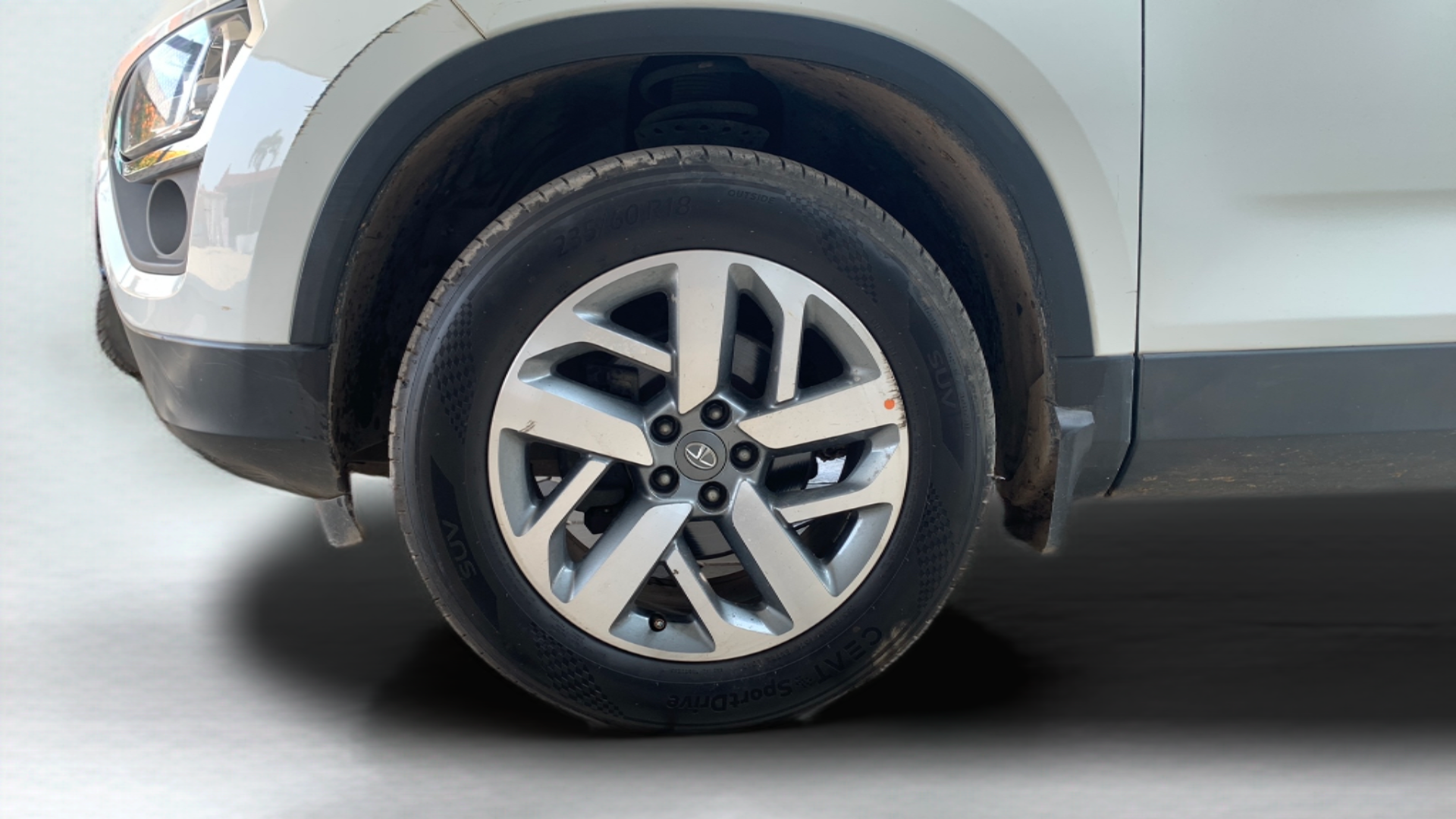 2021 Tata Safari XZ PLUS, Diesel, Manual, 91,076 km, Left Front Wheel