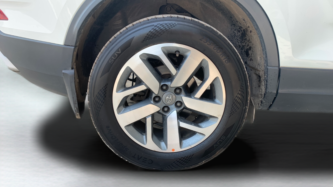 2021 Tata Safari XZ PLUS, Diesel, Manual, 91,076 km, Right Rear Wheel
