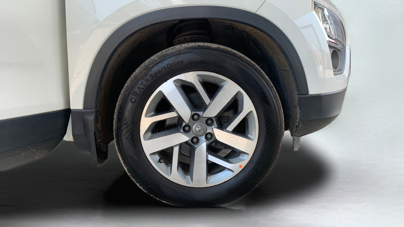 2021 Tata Safari XZ PLUS, Diesel, Manual, 91,076 km, Right Front Wheel