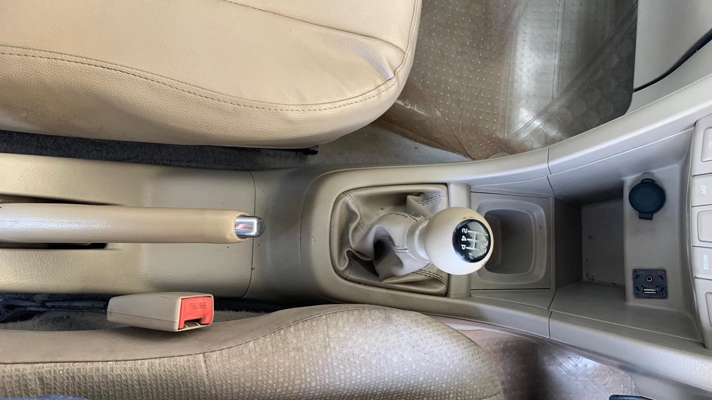 2013 Maruti Swift Dzire ZDI, Diesel, Manual, 1,22,102 km, Gear Lever