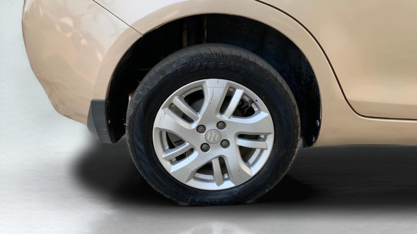 2013 Maruti Swift Dzire ZDI, Diesel, Manual, 1,22,102 km, Right Rear Wheel