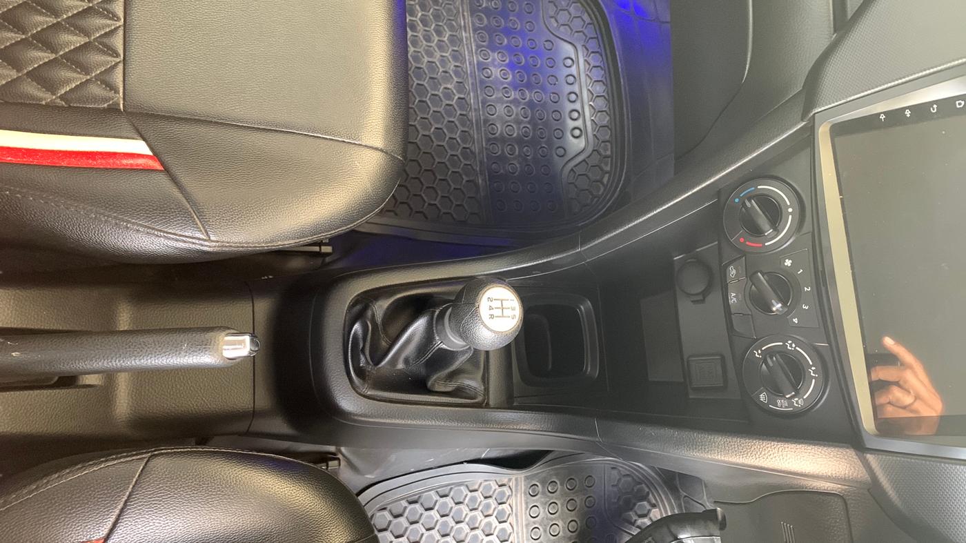 2017 Maruti Swift VDI, Diesel, Manual, 43,561 km, Gear Lever