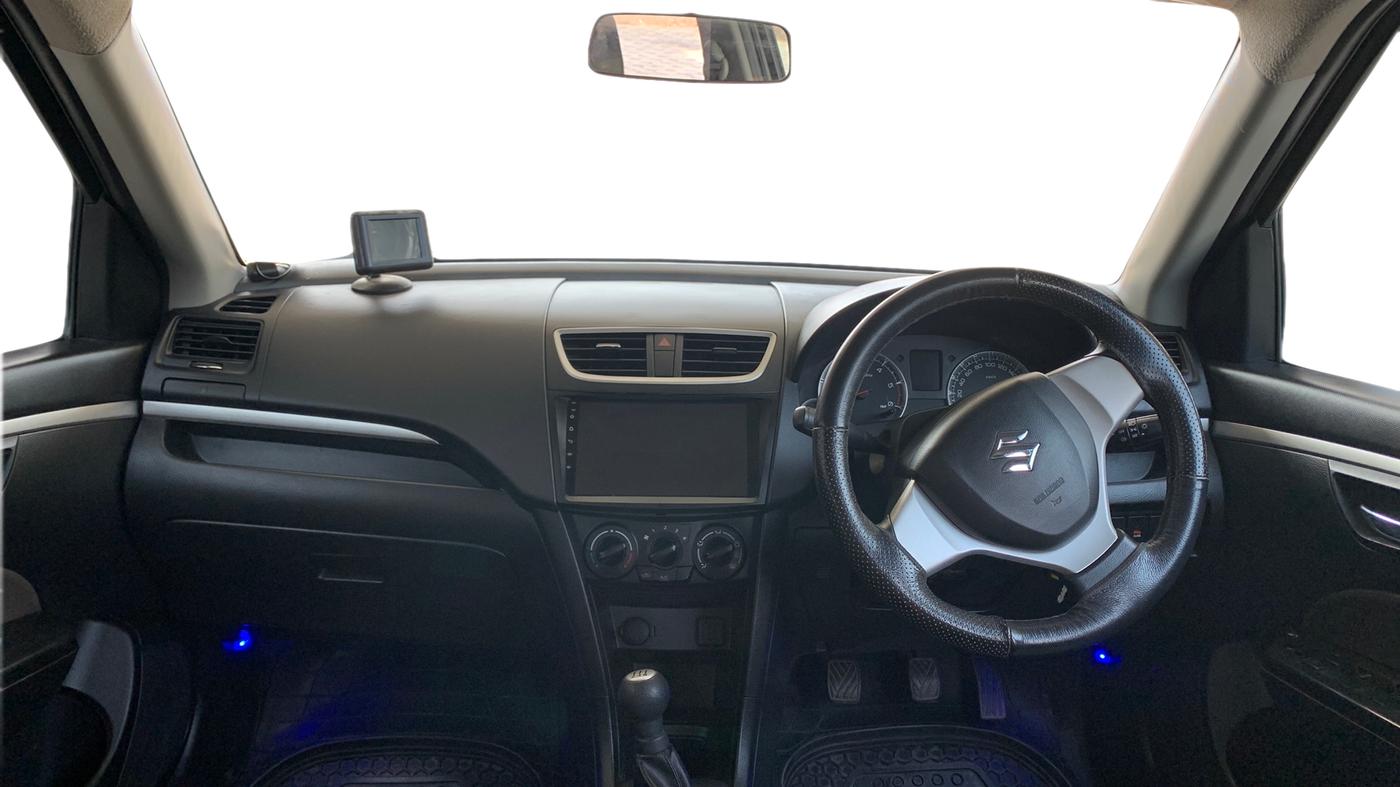 2017 Maruti Swift VDI, Diesel, Manual, 43,561 km, Dashboard
