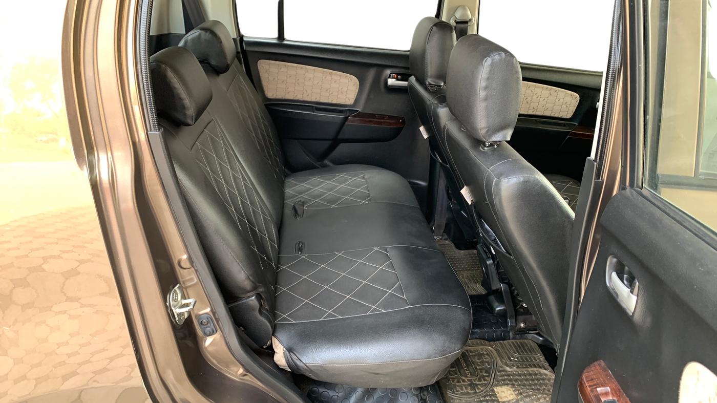 2018 Maruti Wagon R 1.0 VXI AMT, Petrol, Automatic, 29,603 km, Right Side Rear Door Cabin