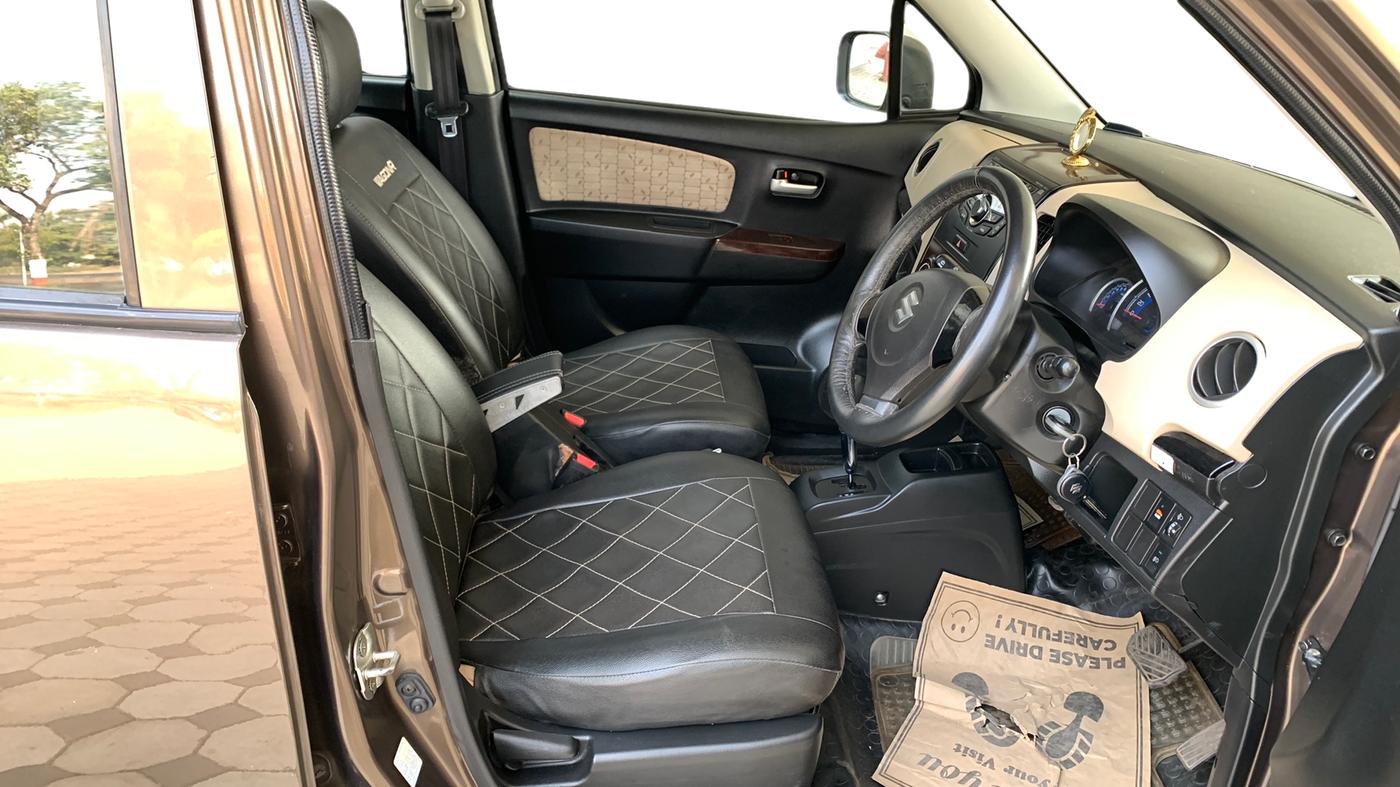 2018 Maruti Wagon R 1.0 VXI AMT, Petrol, Automatic, 29,603 km, Right Side Front Door Cabin