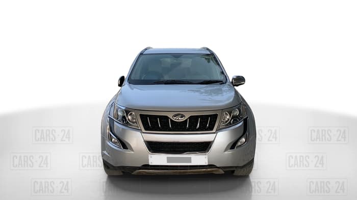 2018 Mahindra XUV500 W6, Diesel, Manual, 90,585 km, Front