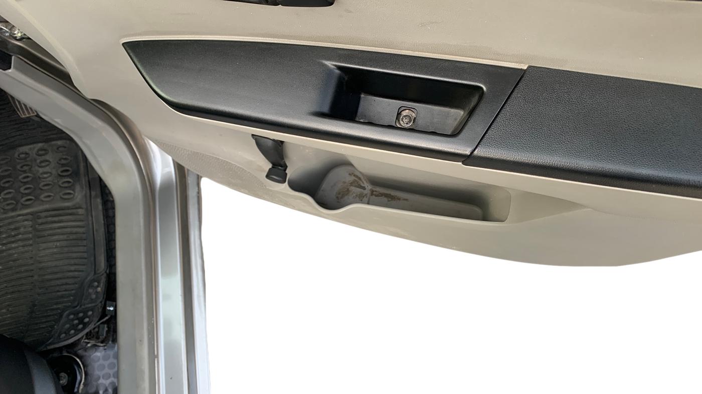 2016 Mahindra Kuv100 K2 D 6 STR, Diesel, Manual, 40,159 km, Driver Side Door Panel Controls