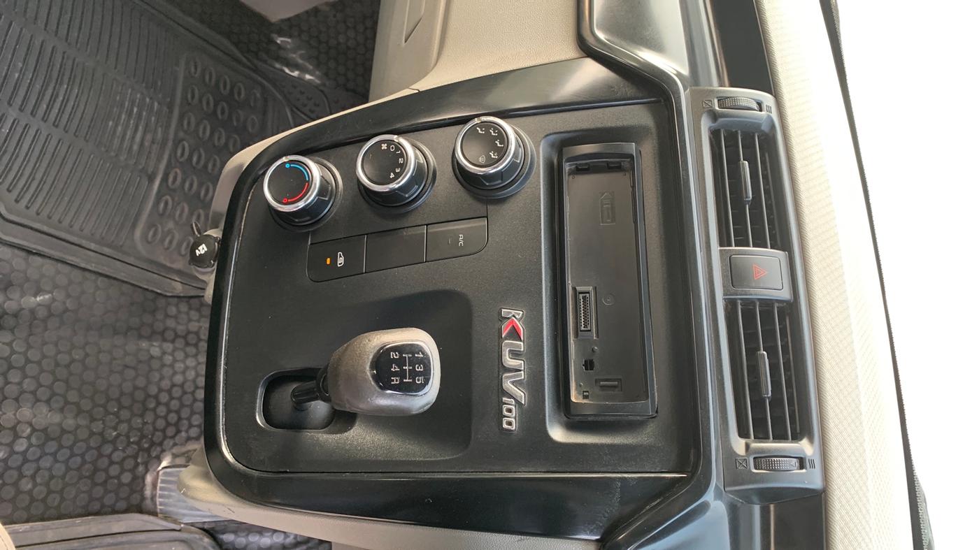 2016 Mahindra Kuv100 K2 D 6 STR, Diesel, Manual, 40,159 km, Gear Lever