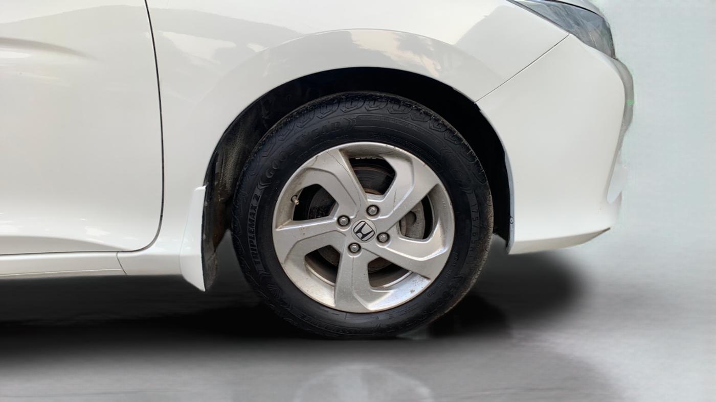 2014 Honda City 1.5L I-DTEC V, Diesel, Manual, 1,00,650 km, Right Front Wheel