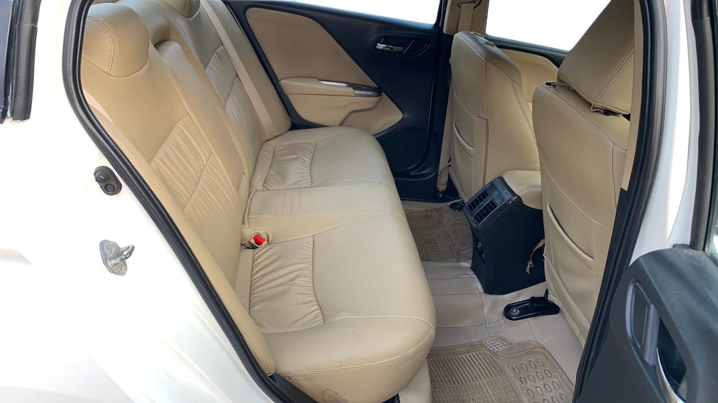 2014 Honda City 1.5L I-DTEC V, Diesel, Manual, 1,00,650 km, Right Side Rear Door Cabin