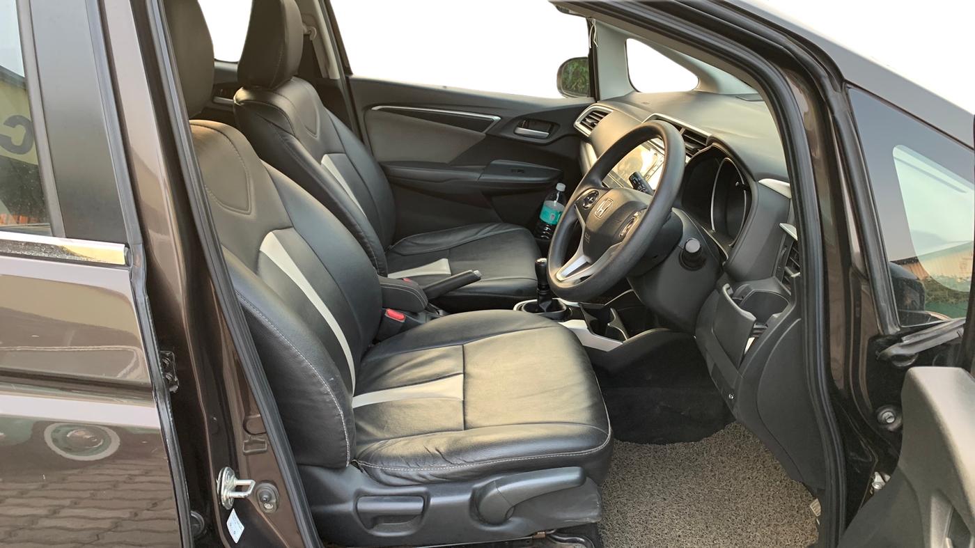 2018 Honda WR-V 1.5L I-DTEC VX MT, Diesel, Manual, 87,986 km, Right Side Front Door Cabin