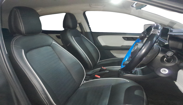 2022 Tata ALTROZ XM PLUS PETROL, Petrol, Manual, 62,420 km, Right Side Front Door Cabin