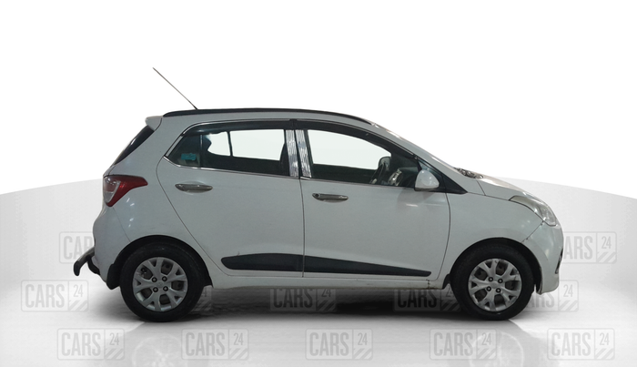 2015 Hyundai Grand i10 SPORTZ 1.1 CRDI, Diesel, Manual, 1,29,130 km, Right Side View