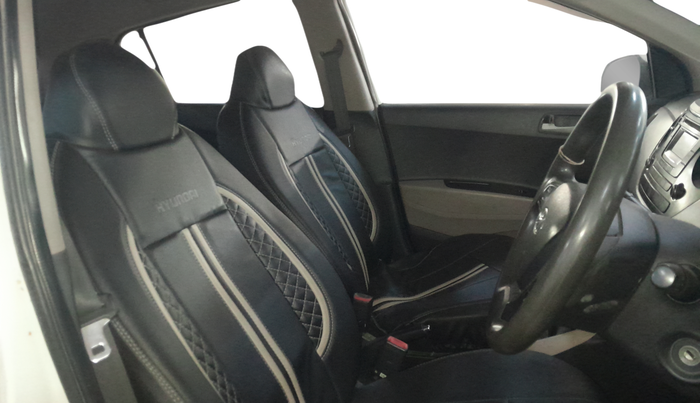 2015 Hyundai Grand i10 SPORTZ 1.1 CRDI, Diesel, Manual, 1,29,130 km, Right Side Front Door Cabin