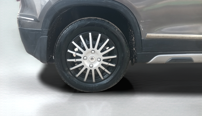 2018 Maruti Vitara Brezza VDI, Diesel, Manual, 92,123 km, Right Rear Wheel