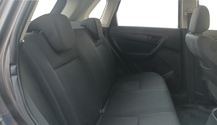 2018 Maruti Vitara Brezza VDI, Diesel, Manual, 92,123 km, Right Side Rear Door Cabin
