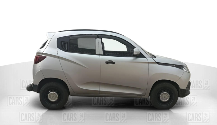2016 Mahindra Kuv100 K8 D 6 STR, Diesel, Manual, 92,583 km, Right Side View