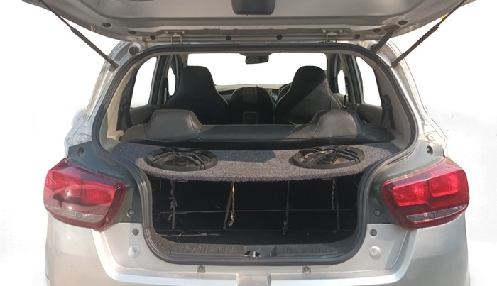 2016 Mahindra Kuv100 K8 D 6 STR, Diesel, Manual, 92,583 km, Boot Inside