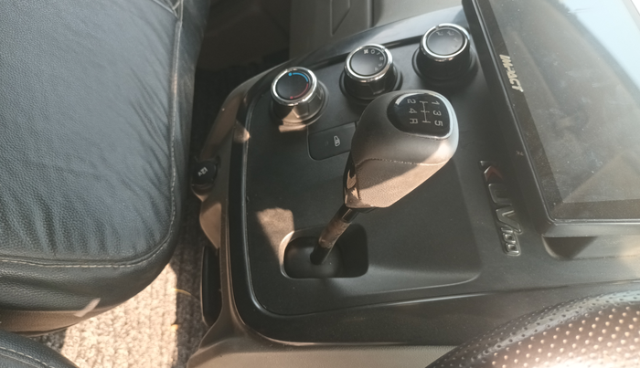 2016 Mahindra Kuv100 K8 D 6 STR, Diesel, Manual, 92,583 km, Gear Lever